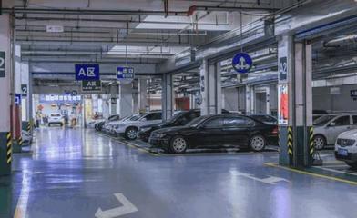 地下停车场的洗车店为何如此火爆？停车服务的隐藏商机揭秘